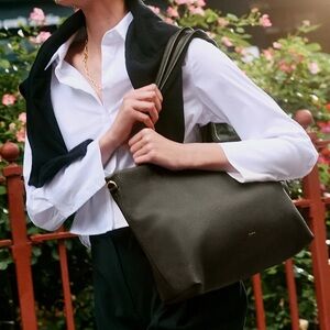 NWT Cuyana Small Easy Zipper Tote in Dark Olive